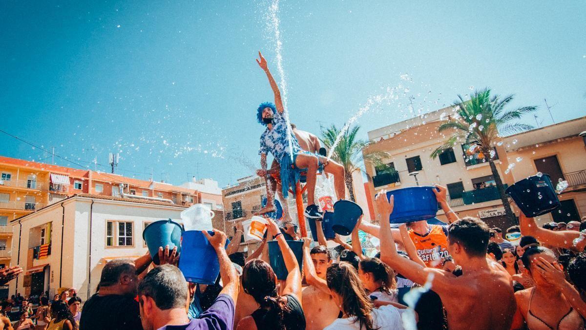 Almàssera es prepara per a viure tretze dies de festa en honor als seus patrons.