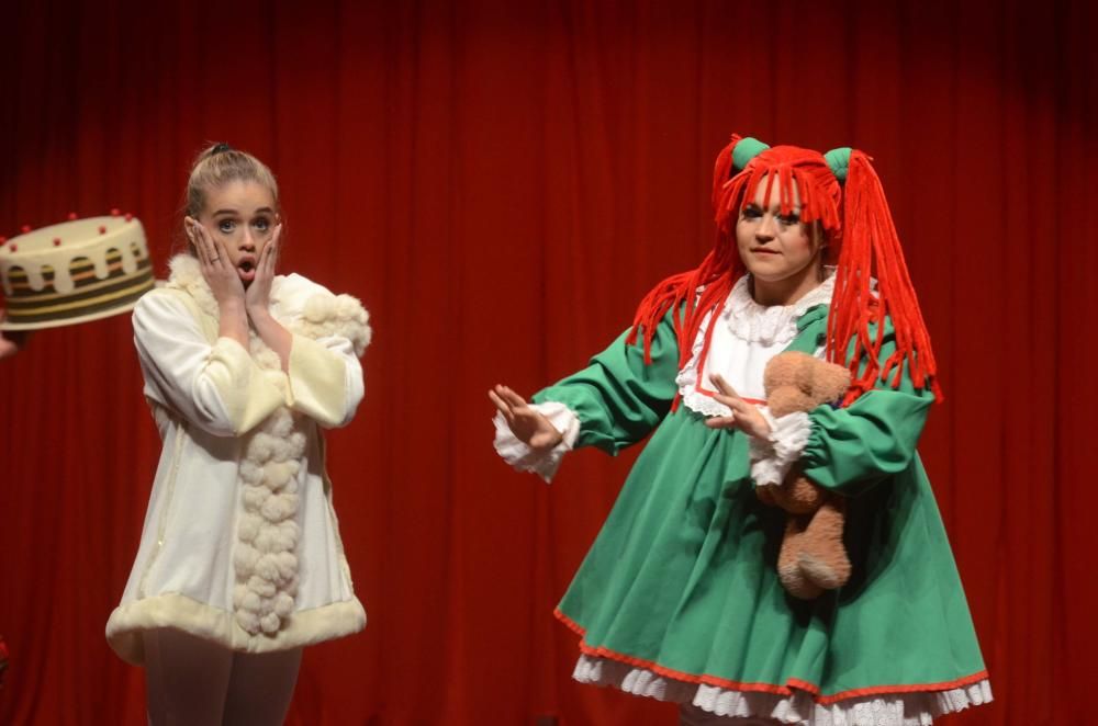 El Circo de Navidad enamora a Vilagarcia