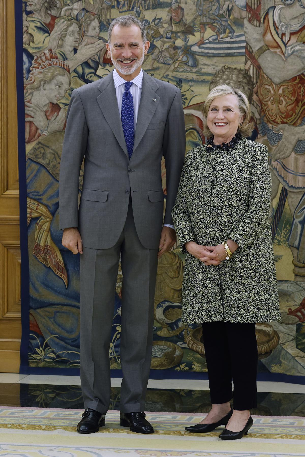 Felipe VI se reúne con Hillary Clinton en la Zarzuela