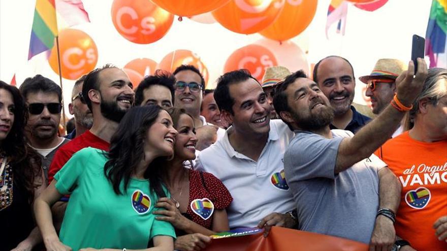 Mutismo en PSOE, PP y Vox sobre la moción de Cs por la polémica del Orgullo