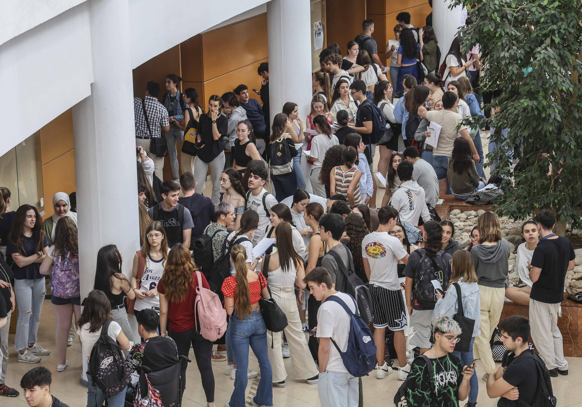 Primer día de la Selectividad 2023 en la Universidad de Alicante