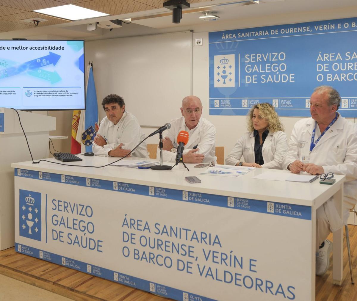 Los directivos del Área Sanitaria de Ourense, Verín y O Barco, ayer, presentando el balance.  | ROI CRUZ