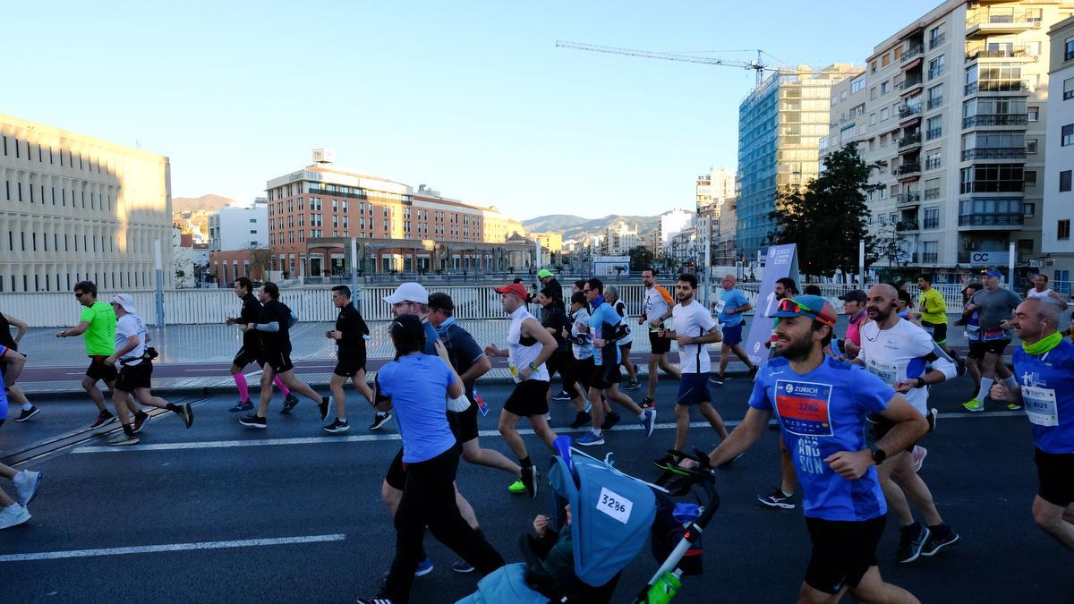 Las imágenes de la Zurich Maratón de Málaga