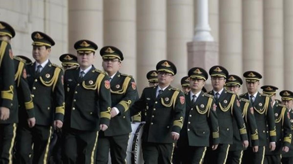 Miembros de la banda militar china a su llegada al Gran palacio del Pueblo.