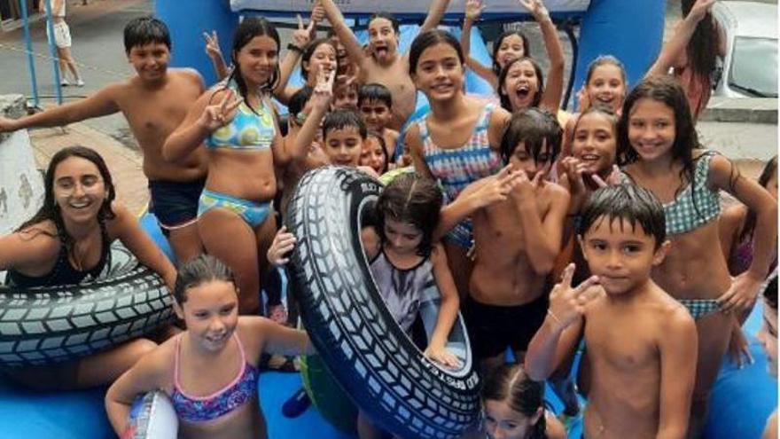 Los más jóvenes se lo han pasado en grande con la actividad acuática.