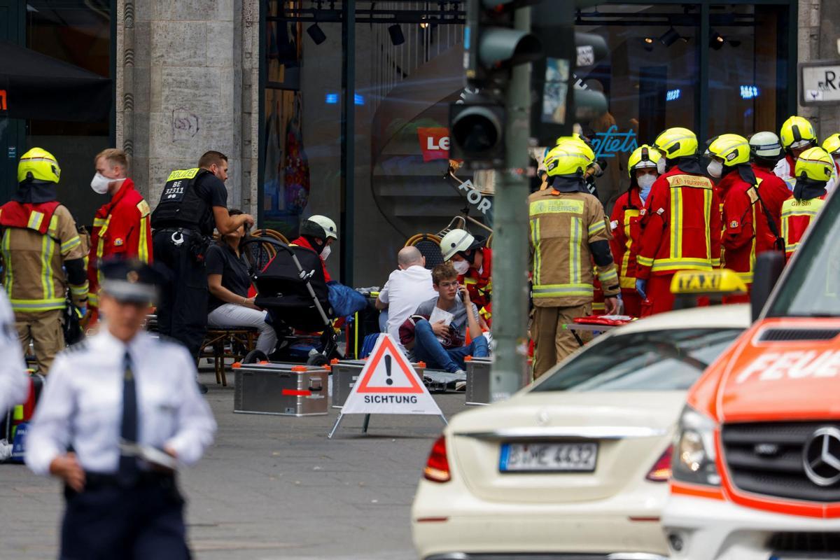 Car crashes into a group of people in Berlin