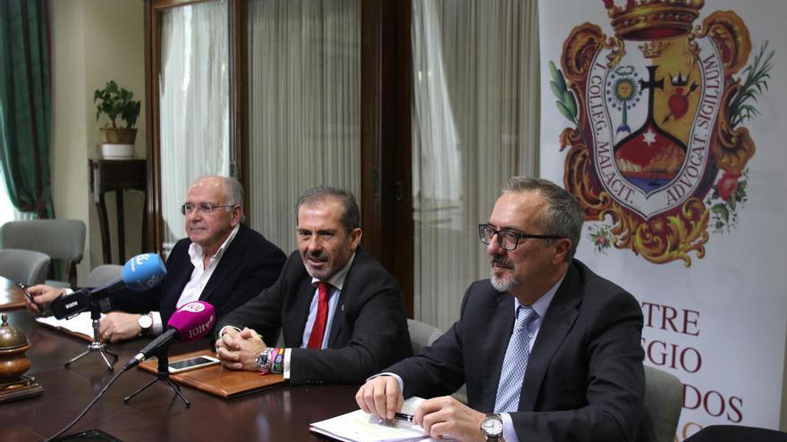 Presentación del dictamen en el Colegio de Abogados.