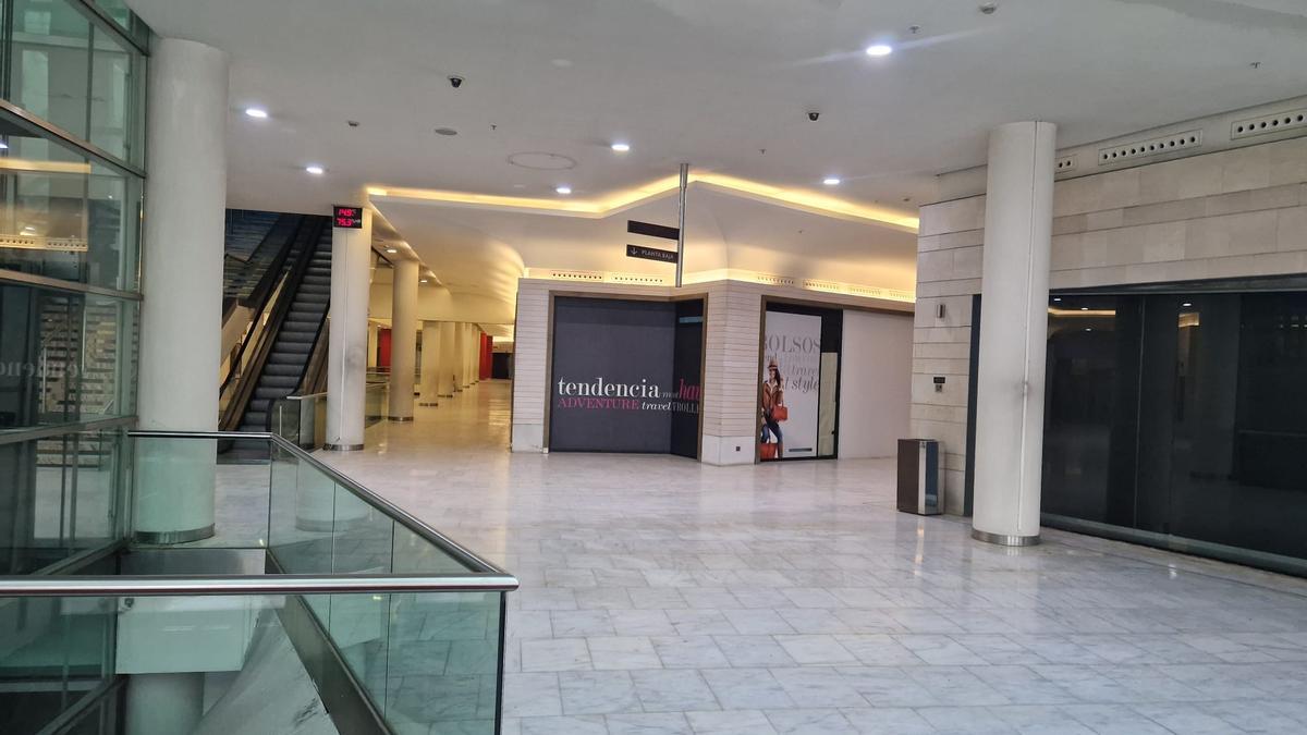 Aspecto que presentaban esta mañana la planta del Calatrava que acogerá los estudios universitarios.