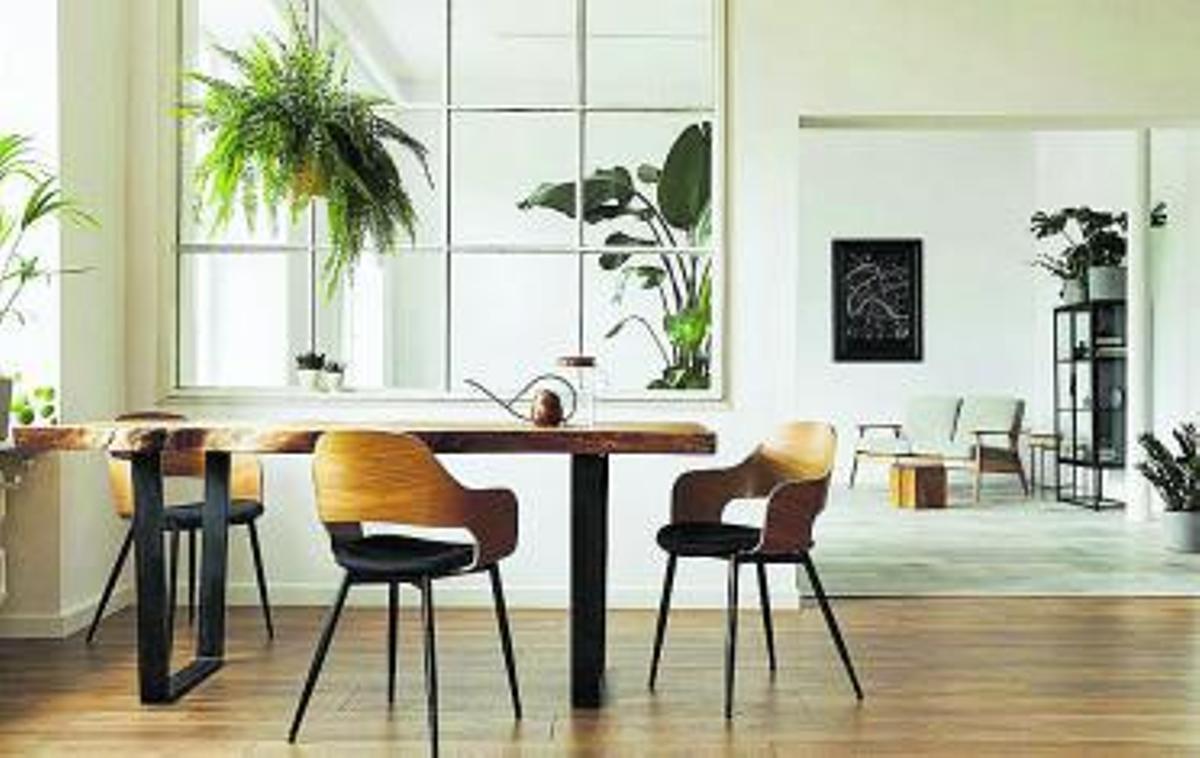 Suelos de madera o cerámicos de imitación madera. | SHUTTERSTOCK