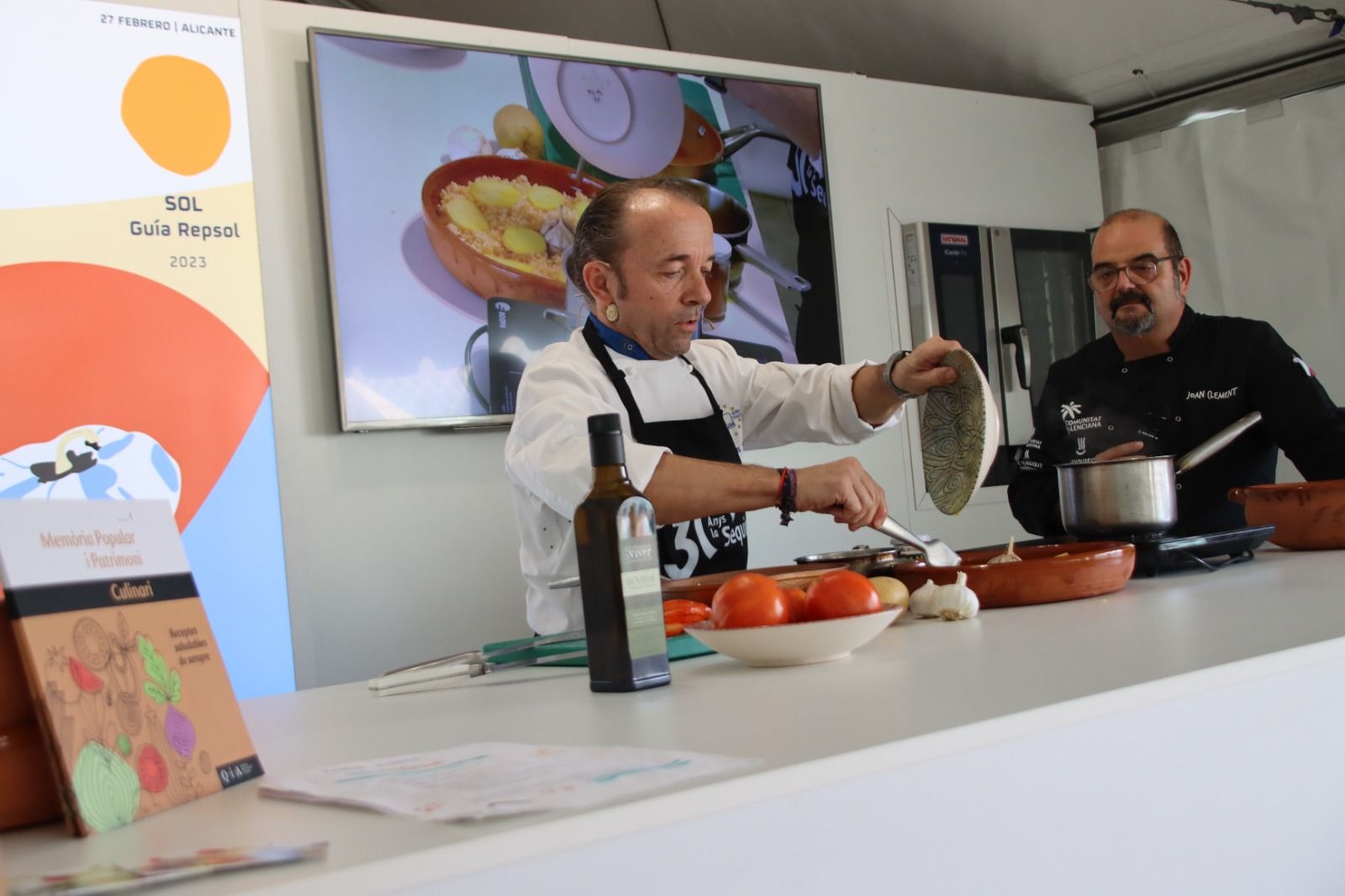 Alaquàs lleva su "arròs al forn" a la Mostra de Turisme