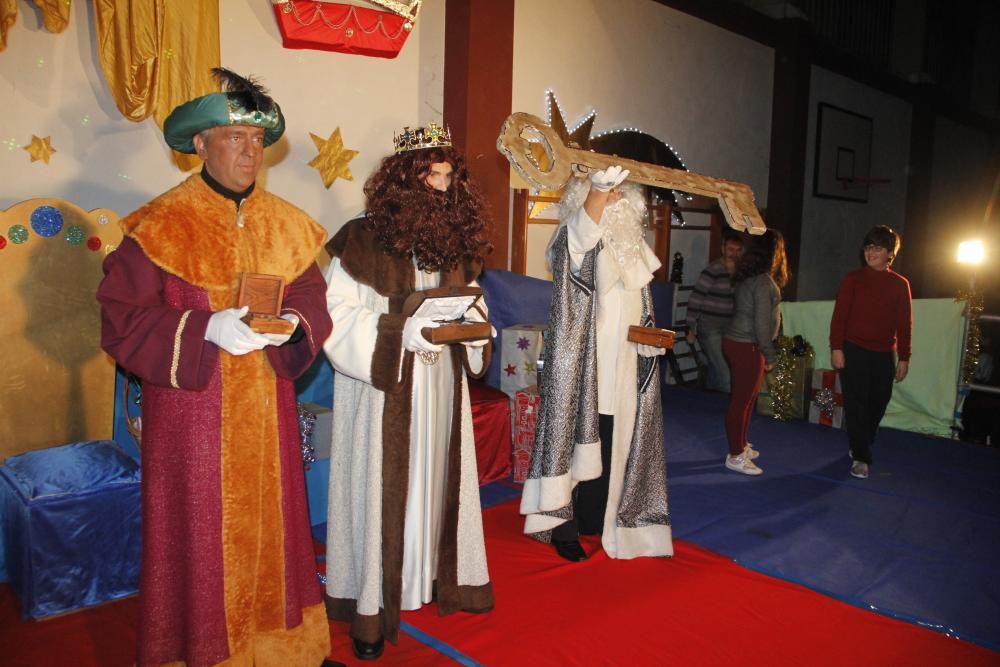 Los Reyes Magos ya aparecen por Domaio