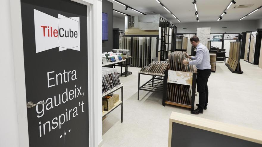 El director general de Tile Cube explica su nueva tienda
