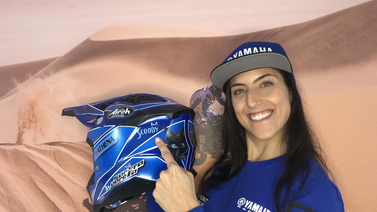 El nuevo casco de la piloto zamorano que competirá de nuevo en el Dakar