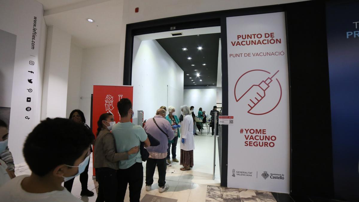 Las unidades móviles de vacunación estarán en centros comerciales de Alicante, Elche y Benidorm