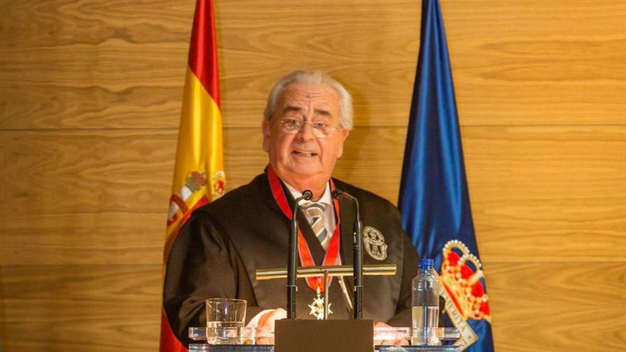La historia de Ramón Fernández-Mijares, el abogado de Oviedo con alma de tuno que cuelga la toga tras medio siglo: &quot;La abogacía y la música han sido siempre mi vida&quot;
