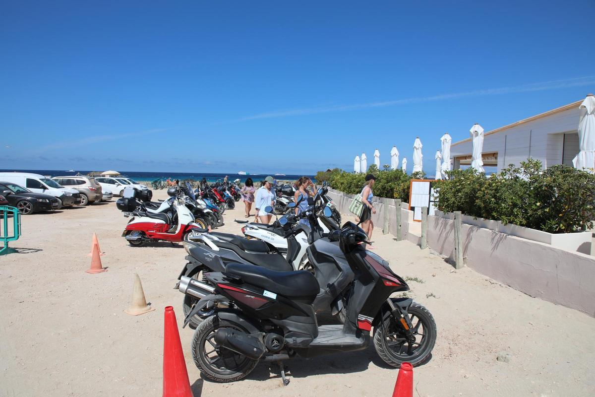 Galería: Control de acceso a ses Illetes y a la playa de Llevant en Formentera