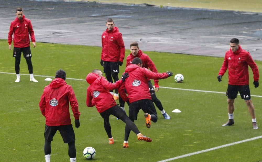 El último entrenamiento del Celta antes de jugar contra el Sevilla // Alba Villar