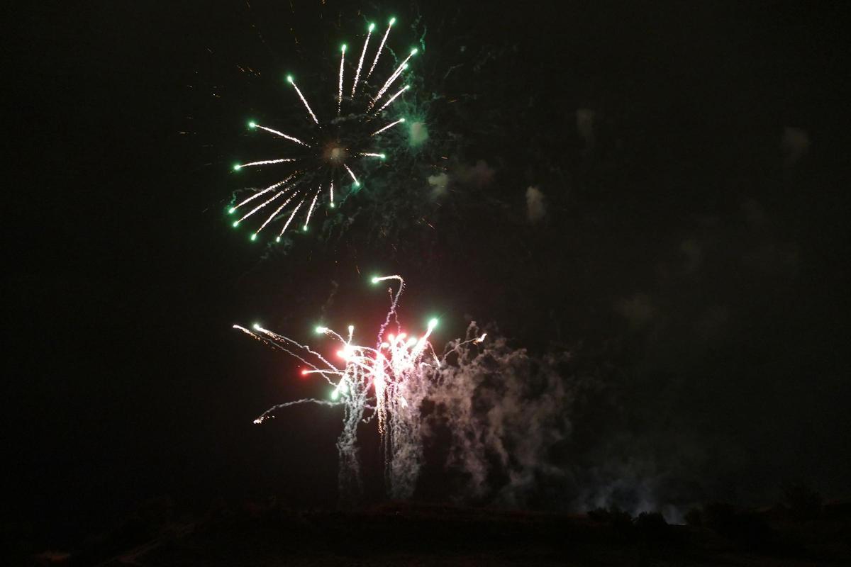 EN IMATGES | El castell de focs de Santa Creu retorna al Castell de Sant Ferran EN IMATGES | El castell de focs de Santa Creu retorna al Castell de Sant Ferran