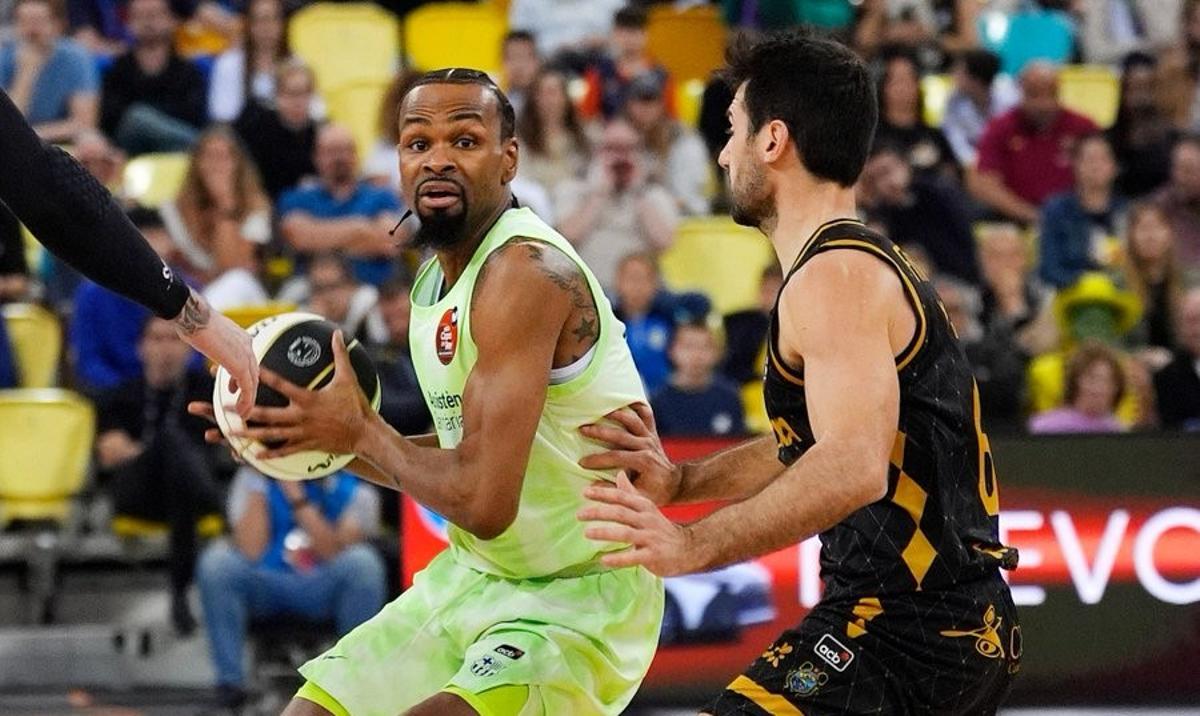 Punter jugó buenos minutos hasta que la lesión en el hombro le dejó KO