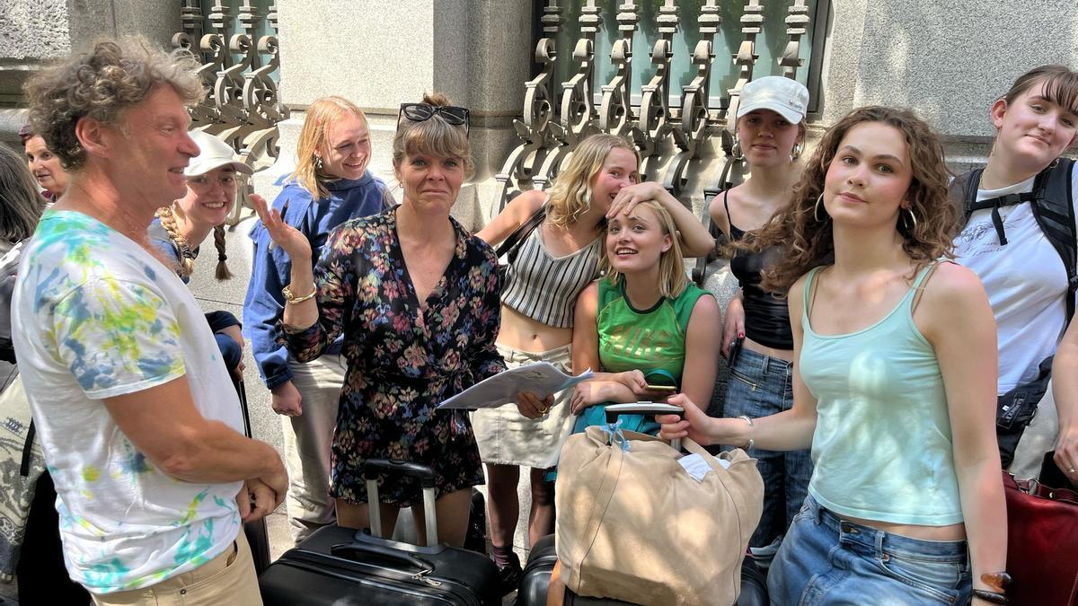 Un grupo de estudiantes de teatro procedente de Dinamarca que perderá el vuelo a Copenhague