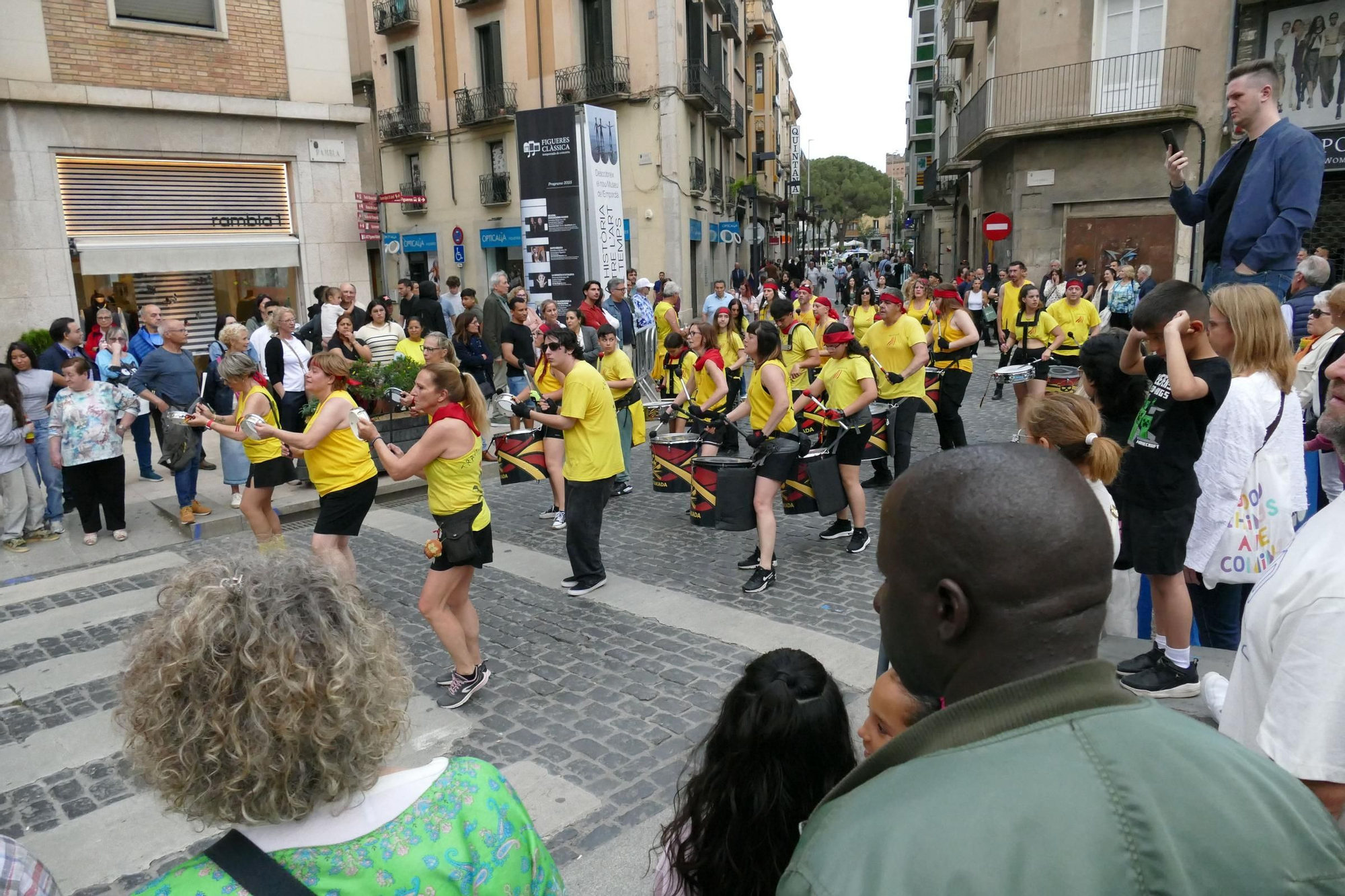 La Tramuntakada Festival Figueres recorre diferents carrers del rovell de l'ou