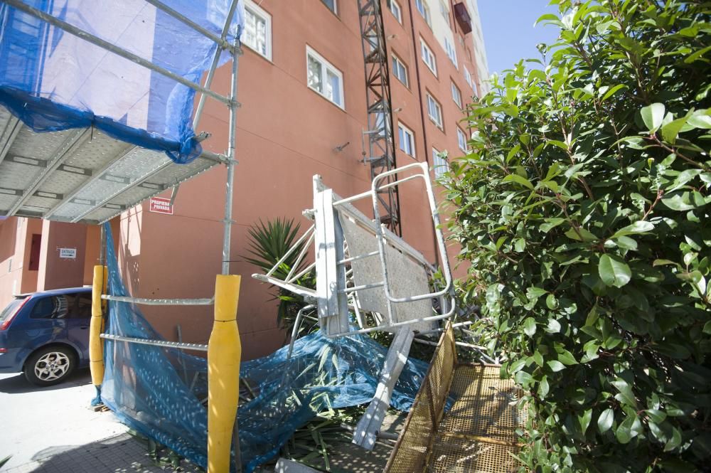 Todos los bomberos y la Policía Local han acudido al lugar de los hechos.