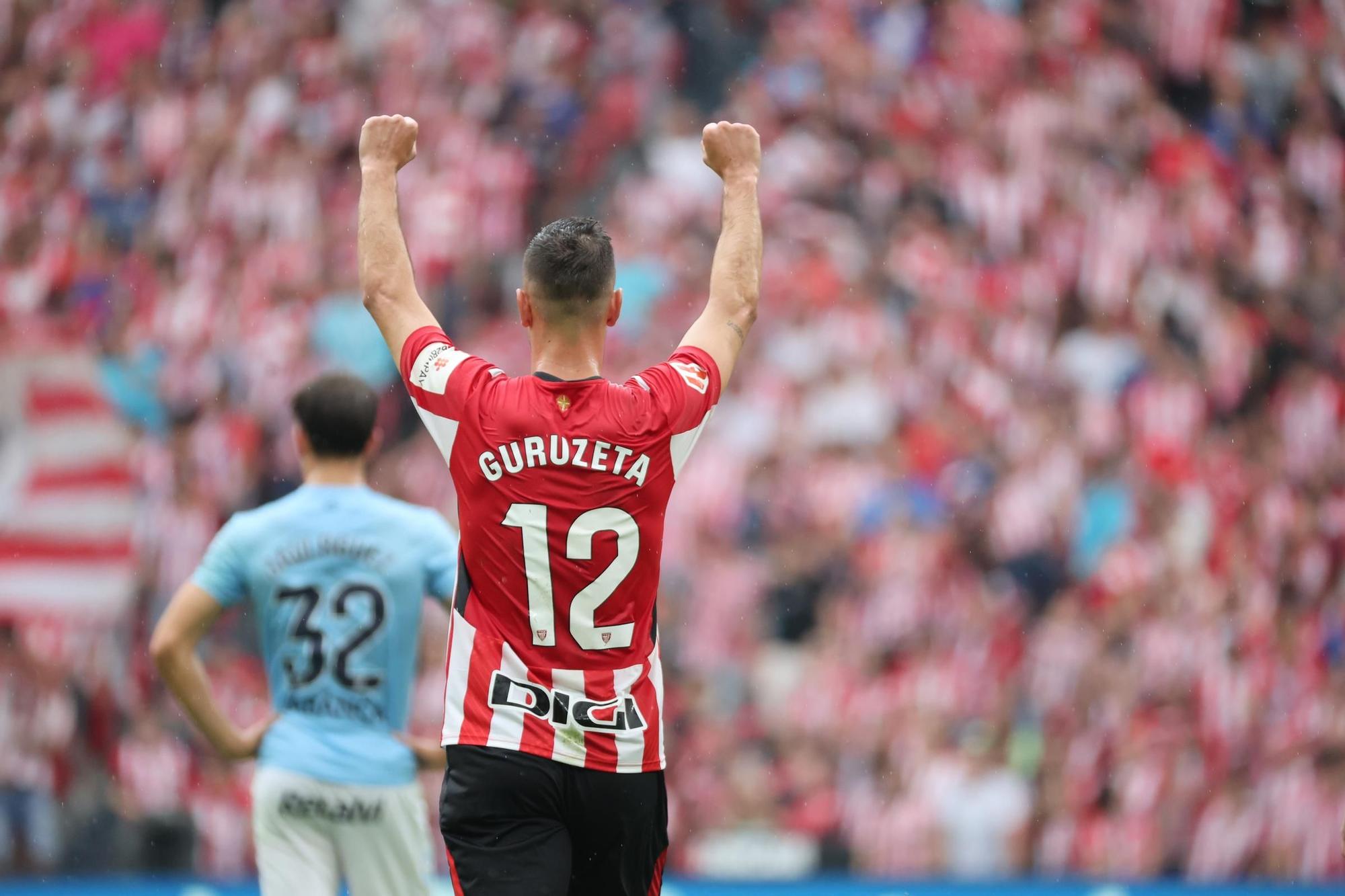BILBAO, 22/09/2024.- El delantero del Athletic Club Gorka Guruzeta celebra uno de sus goles durante su partido de la jornada 6 de LaLiga contra el Celta de Vigo en el estadio de San Mamés en Bilbao este domingo. EFE/ Luis Tejido
