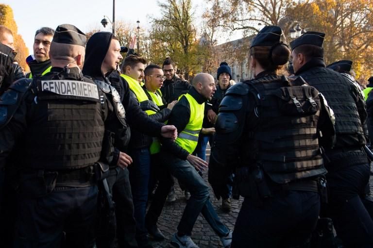 Los ''chalecos amarillos'' protestan en Francia