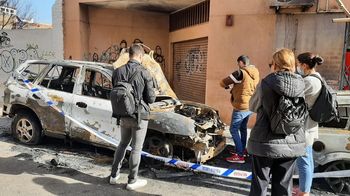Arden tres vehículos en Vila-real