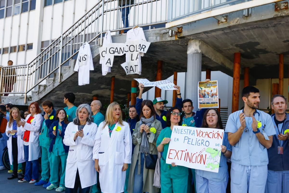 Segundo día de la huelga de médicos en Aragón.