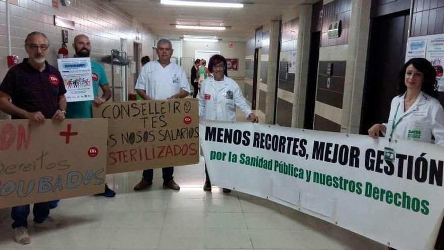 |  La central de esterilización del material quirúrgico que se utiliza en todos los centros asistenciales de la EOXI de Vigo recibió ayer la acreditación oficial ISO 9001-2000 de calidad durante un acto celebrado en sus instalaciones del Meixoeiro que estuvo presidido por el conselleiro de Sanidade, Jesús Vázquez Almuiña. La acreditación se alcanza en solo un año de funcionamiento y el conselleiro destacó el &quot;importante esfuerzo&quot; realizado por el Sergas para contar con una &quot;instalación moderna, automatizada y eficiente&quot;.