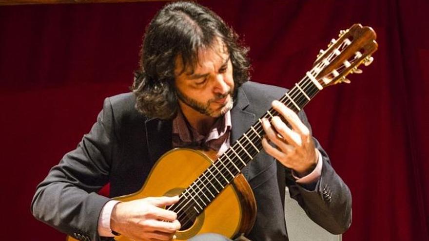 El guitarrista valenciano Toni Cotolí