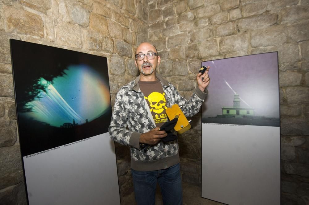 Exposición ''O sol é un faro de lume'' en la Torre
