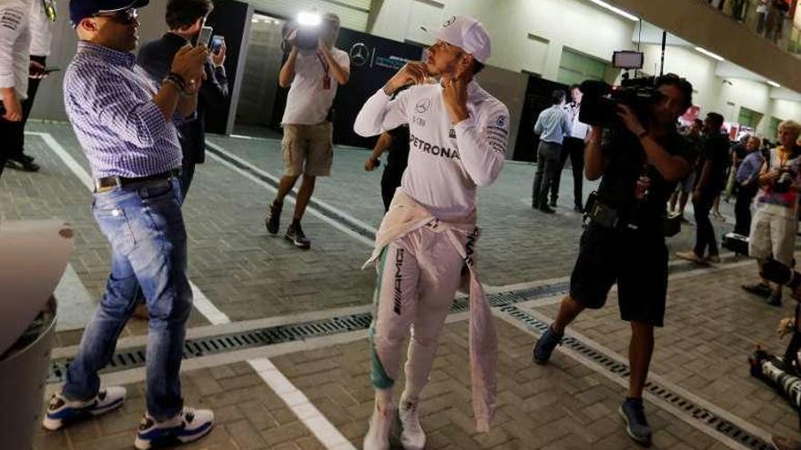 Lewis Hamilton, ayer en Abu Dhabi.