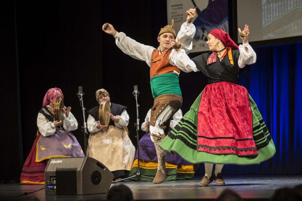 Concurso de tonada en el Teatro Filarmónica