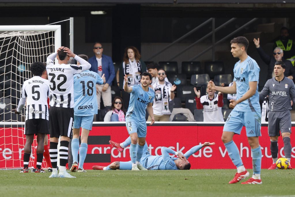 El encuentro entre el FC Cartagena y el Burgos, en imágenes
