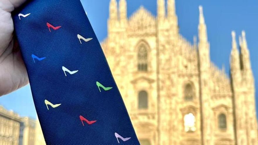 Alfaro, con la corbata de moda en Elda a la feria de Milán para apoyar al  sector calzado - Información