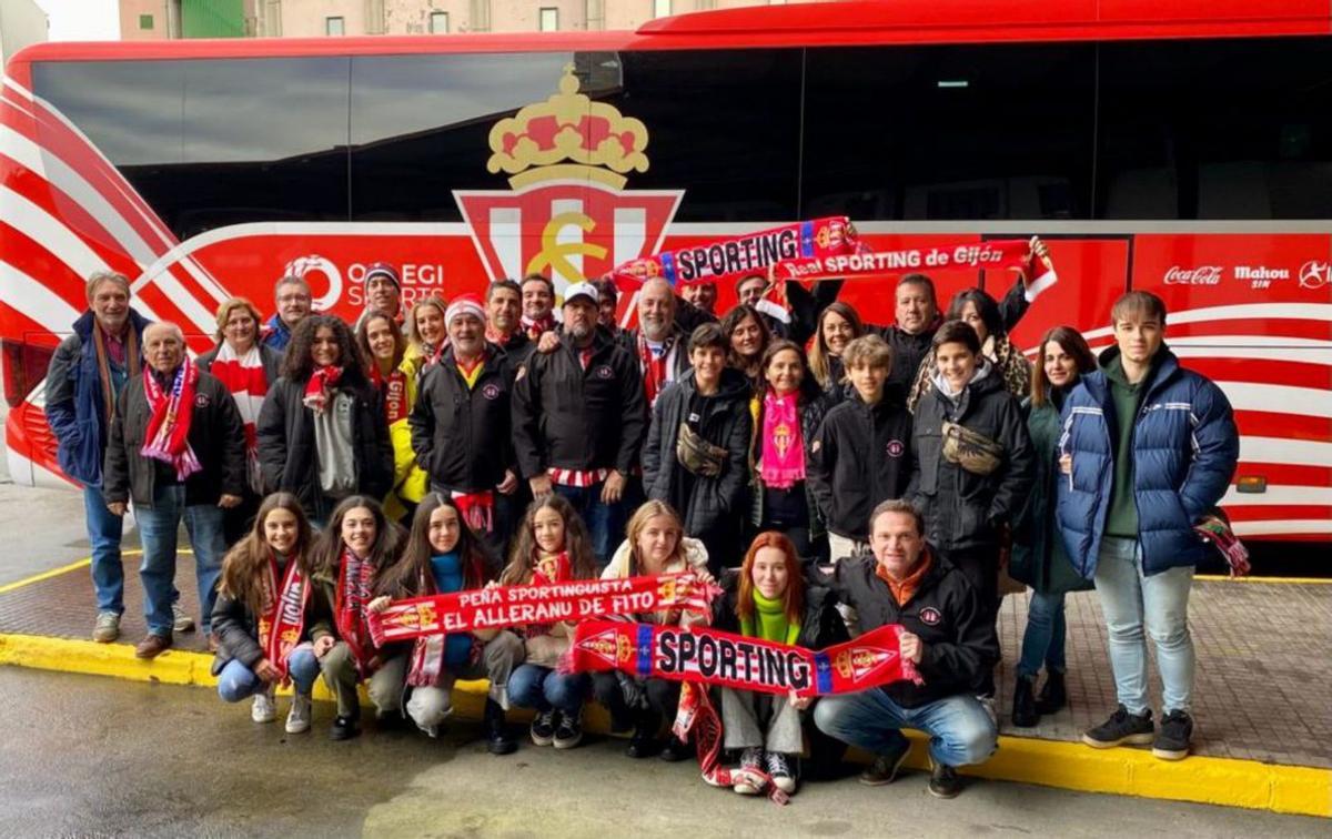 Socios de la peña Alleranu de Fito, en Lugo. | LNE