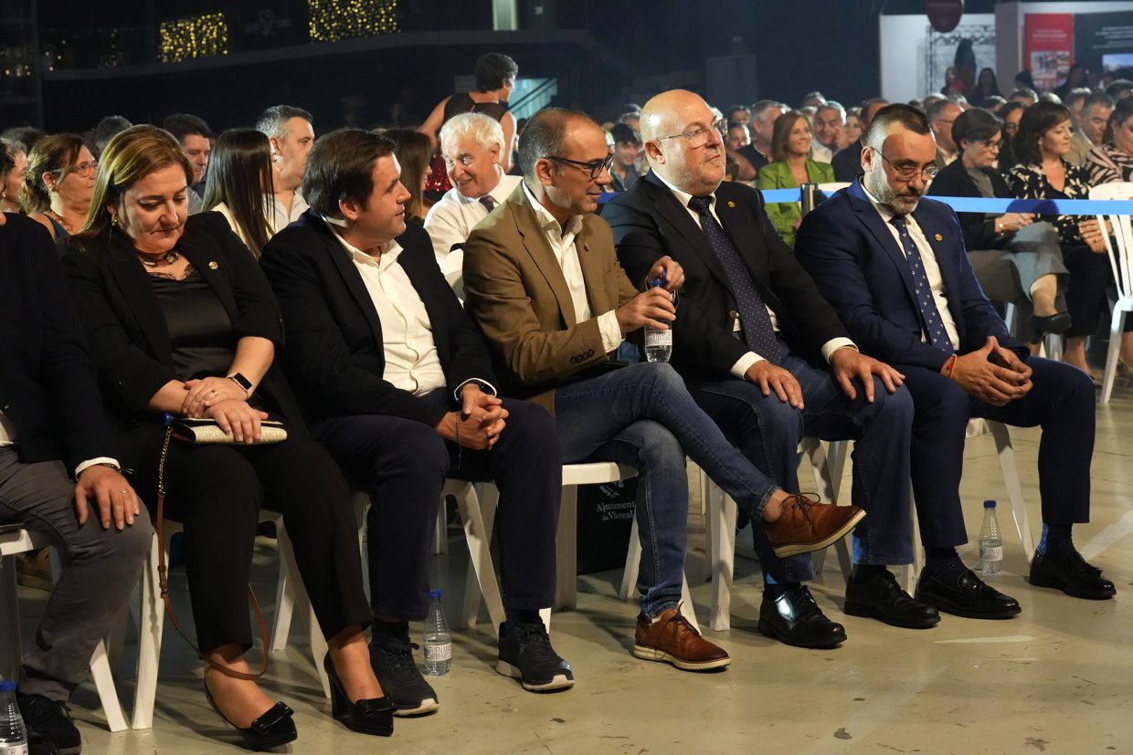 Galería de fotos de la gala del 50º aniversario de Grúas Tomás en Vila-real