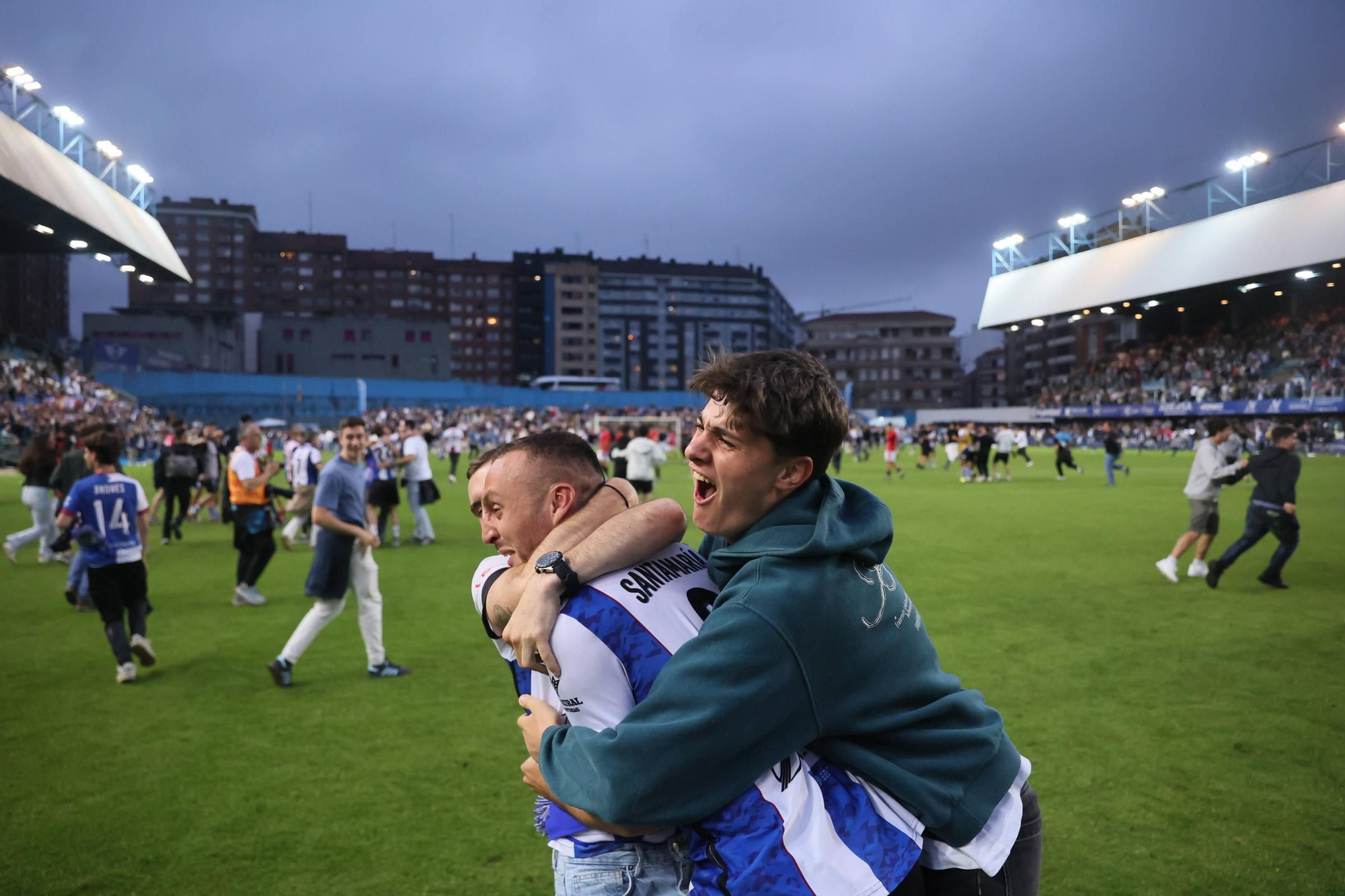 EN IMÁGENES: La final por el ascenso entre Avilés y Rayo Majadahonda vivida en el Suárez Puerta