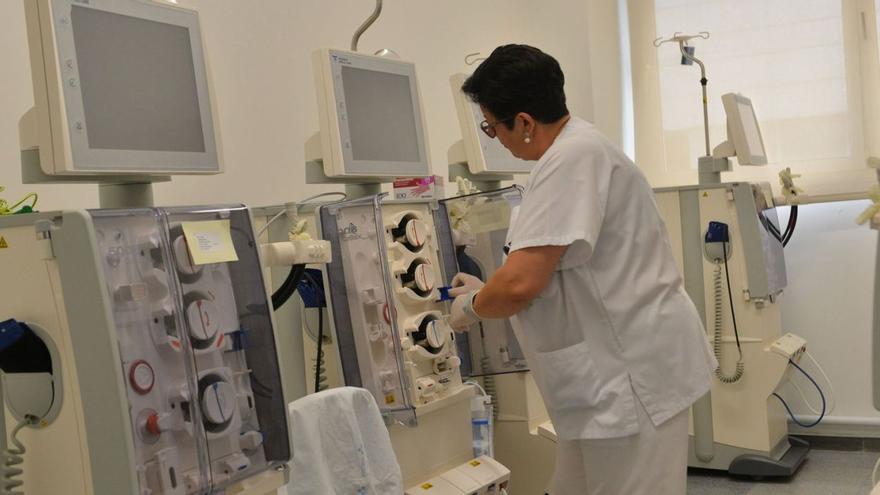 Un tercio de los pacientes de riñón del Caudal aún deben ser tratados fuera de la comarca