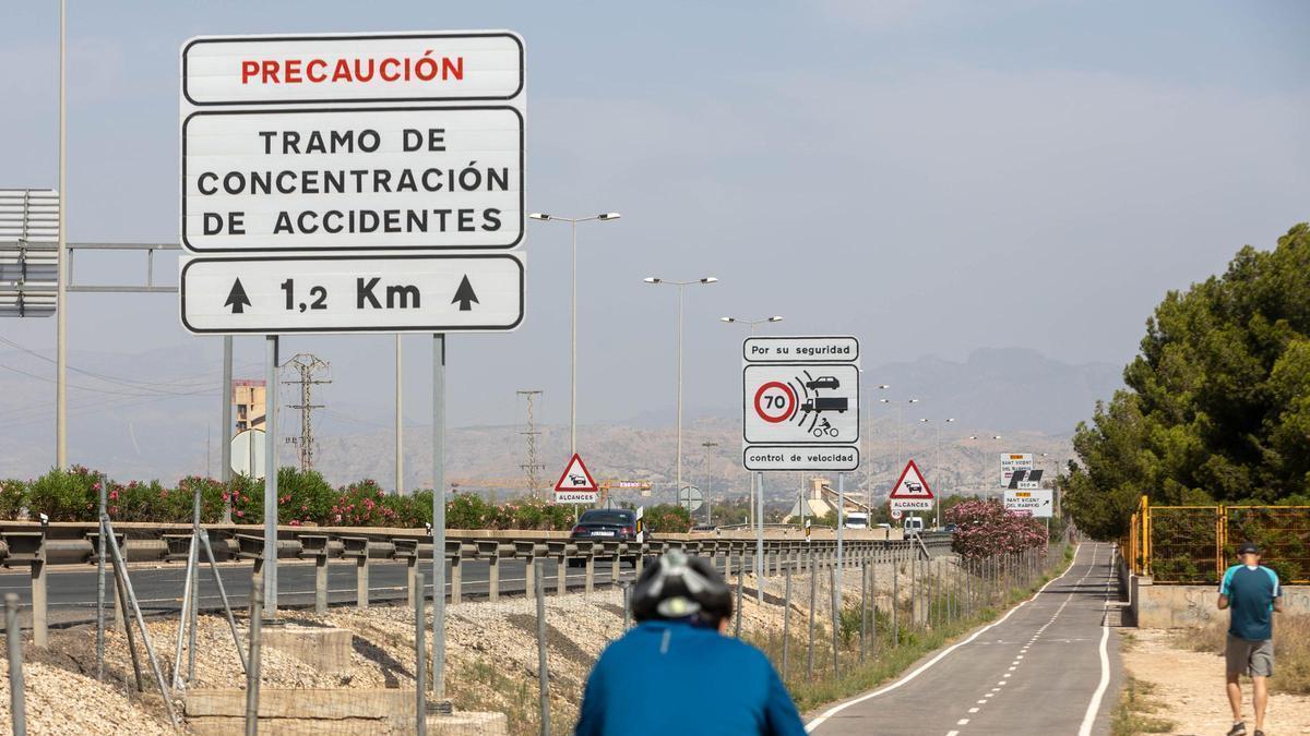 El enlace entre la rotonda de la UA y la de los bomberos es uno de los puntos más conflictivos y desde 2025 cuenta con un radar