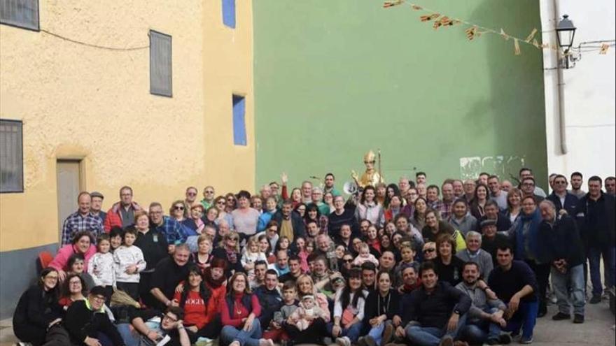 El espíritu festivo impregna la localidad en honor a San Blas