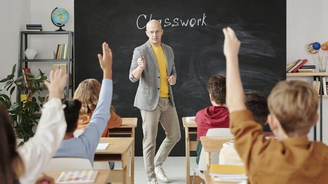 Alumnos del colegio ovetense Buenavista II, uno de los que participan en el programa de conciliación. | |  CEDIDA A LNE