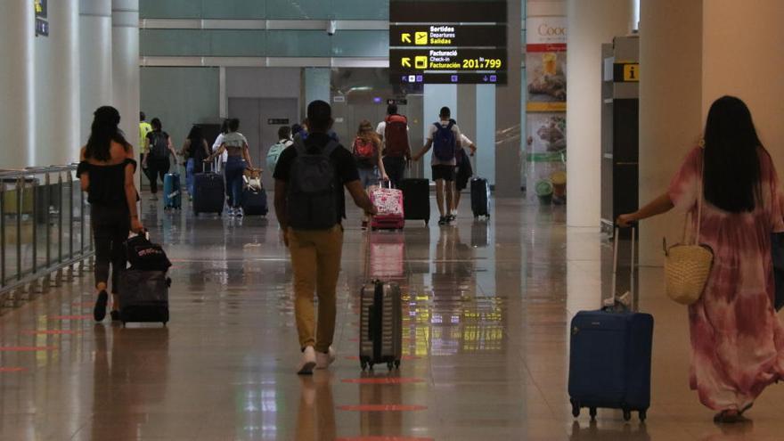 La zona d&#039;arribades de l&#039;aeroport de Barcelona el 18 de juliol de 202