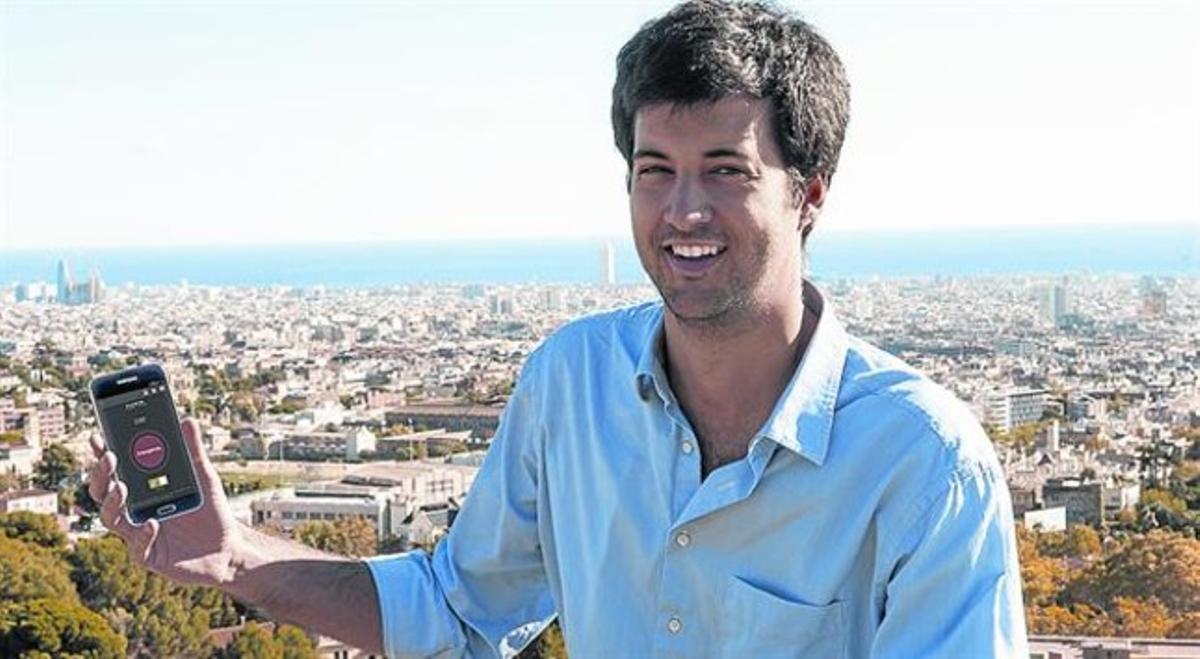 Viladomat mostra l’’app’ Alpify. Viladomat mostra l’’app’ Alpify.