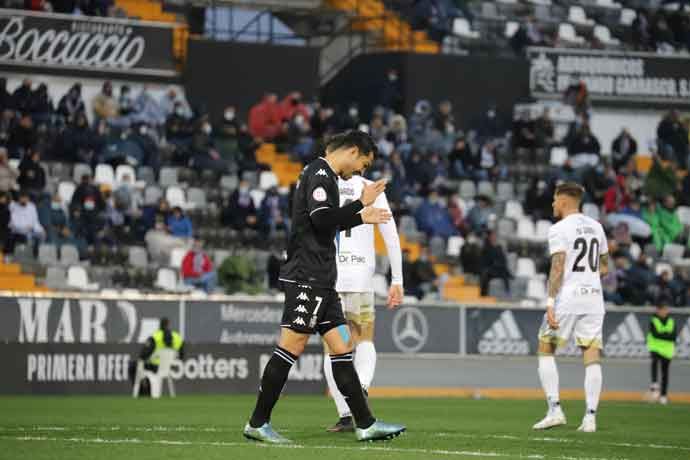 El Deportivo cae 3-0 ante el Badajoz