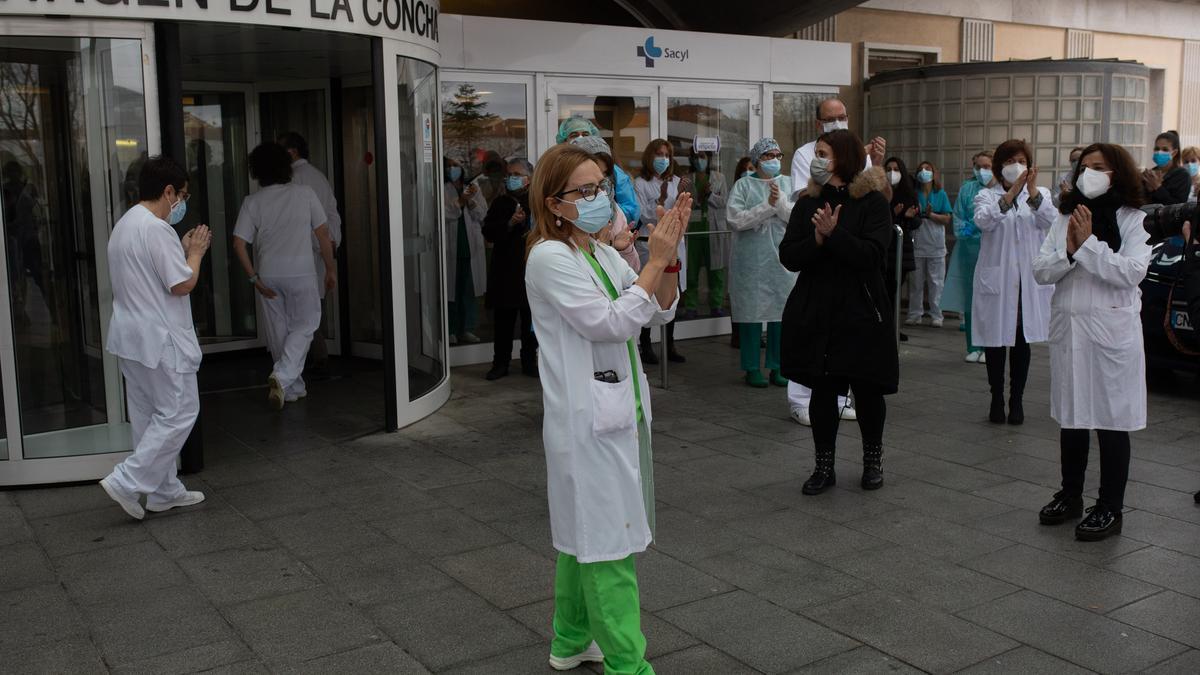 Homenaje a Felisa Gallego, primera sanitaria fallecida por coronavirus en Zamora, en el Complejo Asistencial