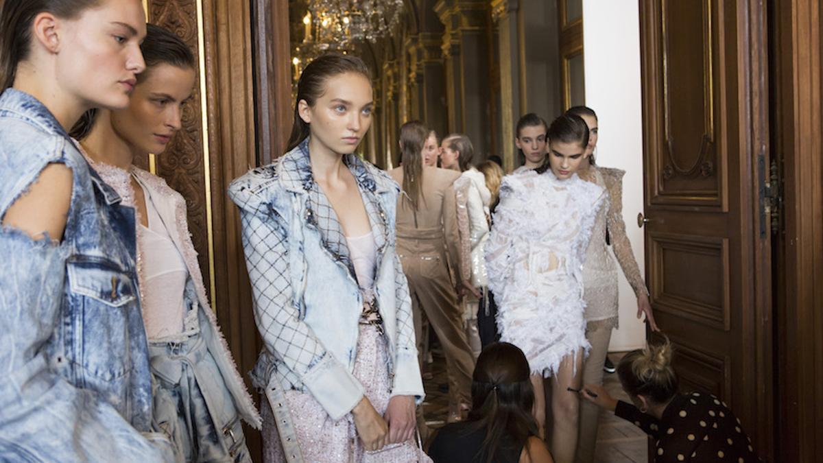 Denim en el Backstage de Balmain