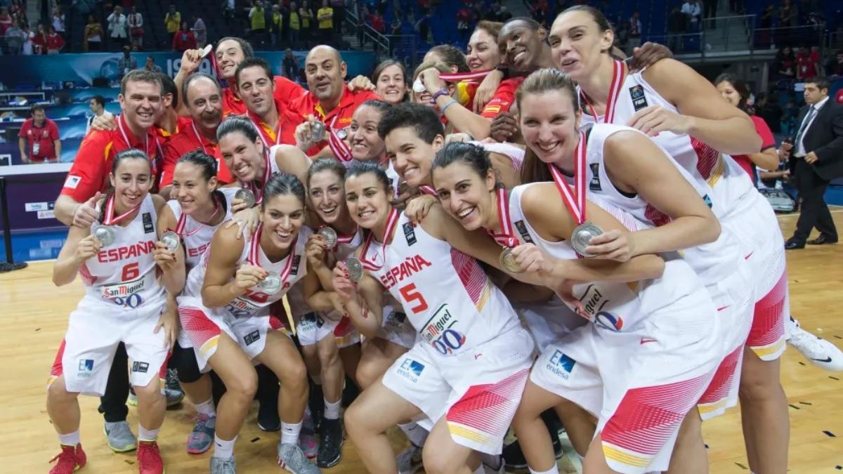 España celebra la plata en el Mundial de 2014